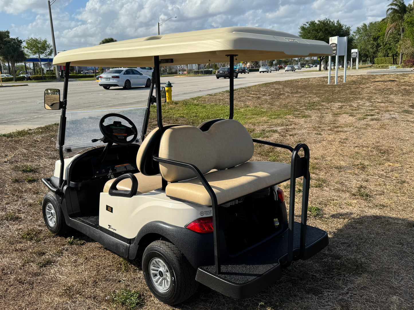 CLUB CAR TEMPO 4 PASSENGER GOLF CART