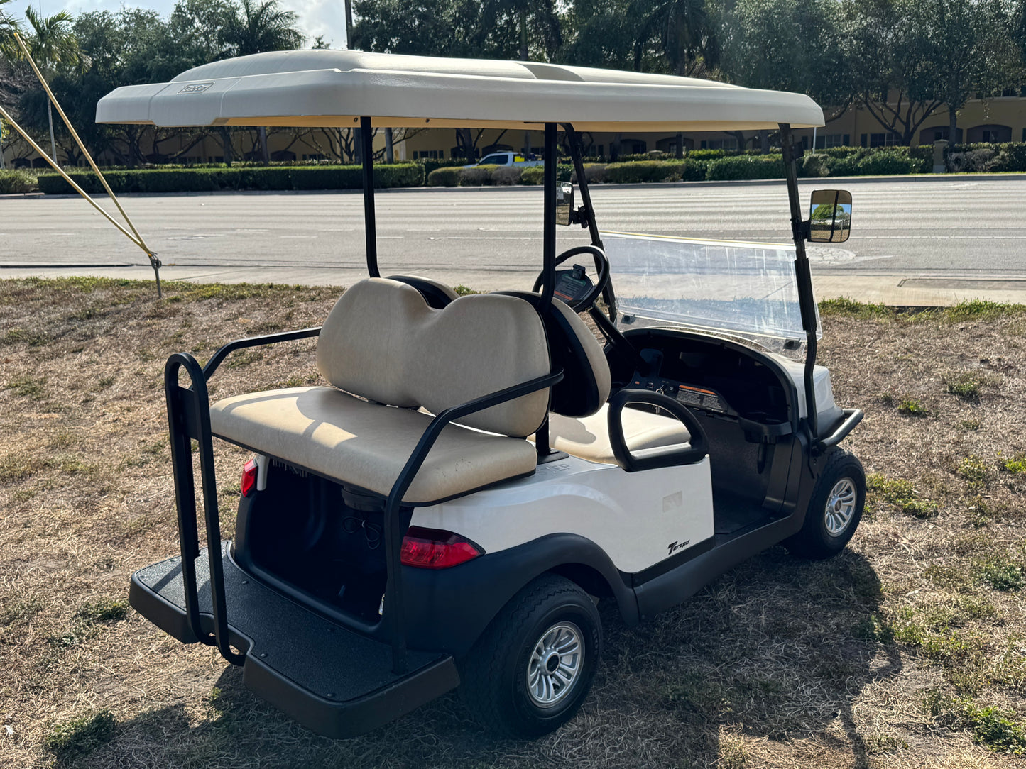 CLUB CAR TEMPO 4 PASSENGER GOLF CART