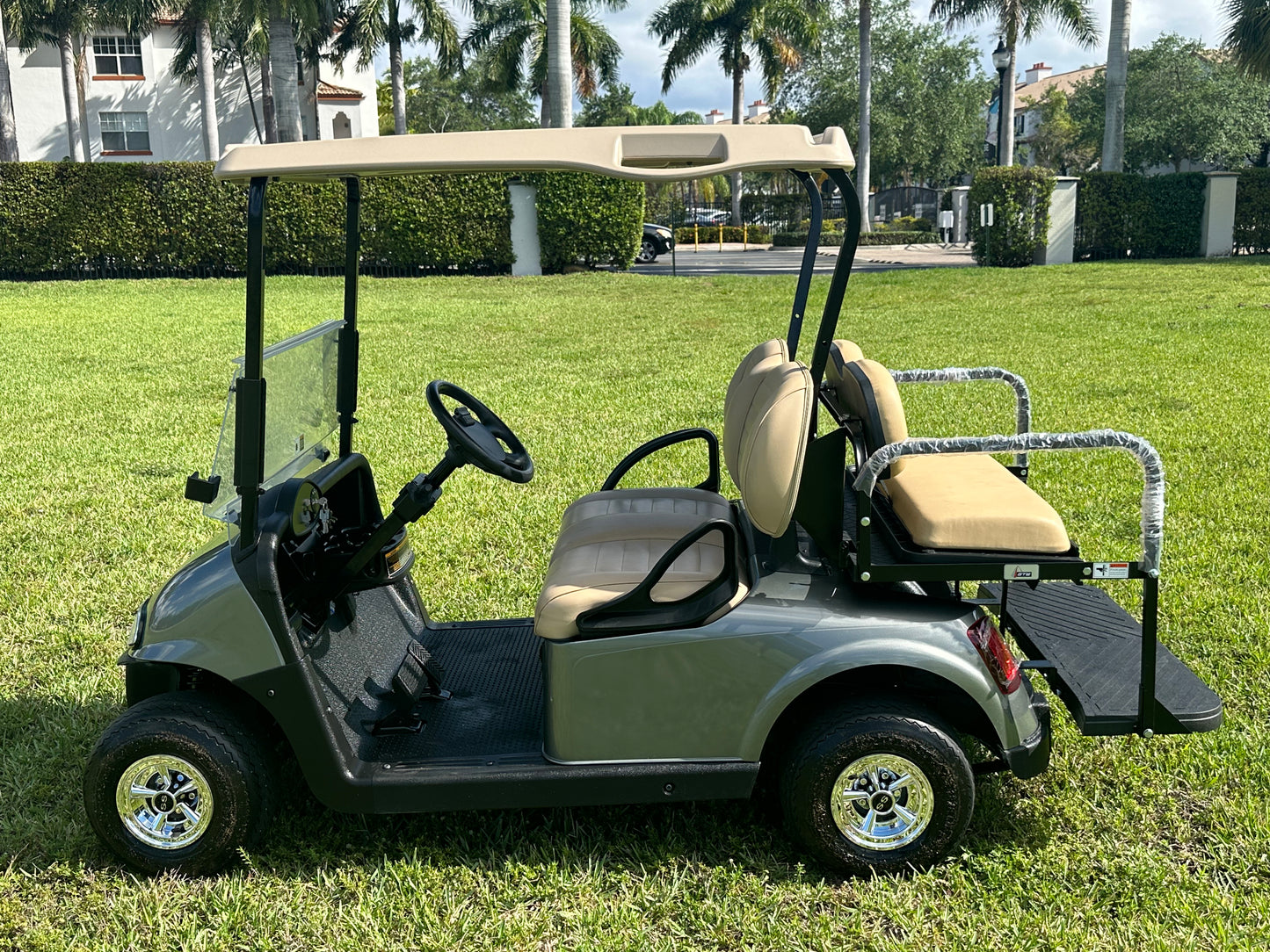 Cutting Edge Golf Carts - 2020 Hypersonic Gray E-Z-GO RXV in Fort Lauderdale, Florida. Stylish, deluxe light kit, fold-down back seat, chrome hubcaps, smooth driving experience.