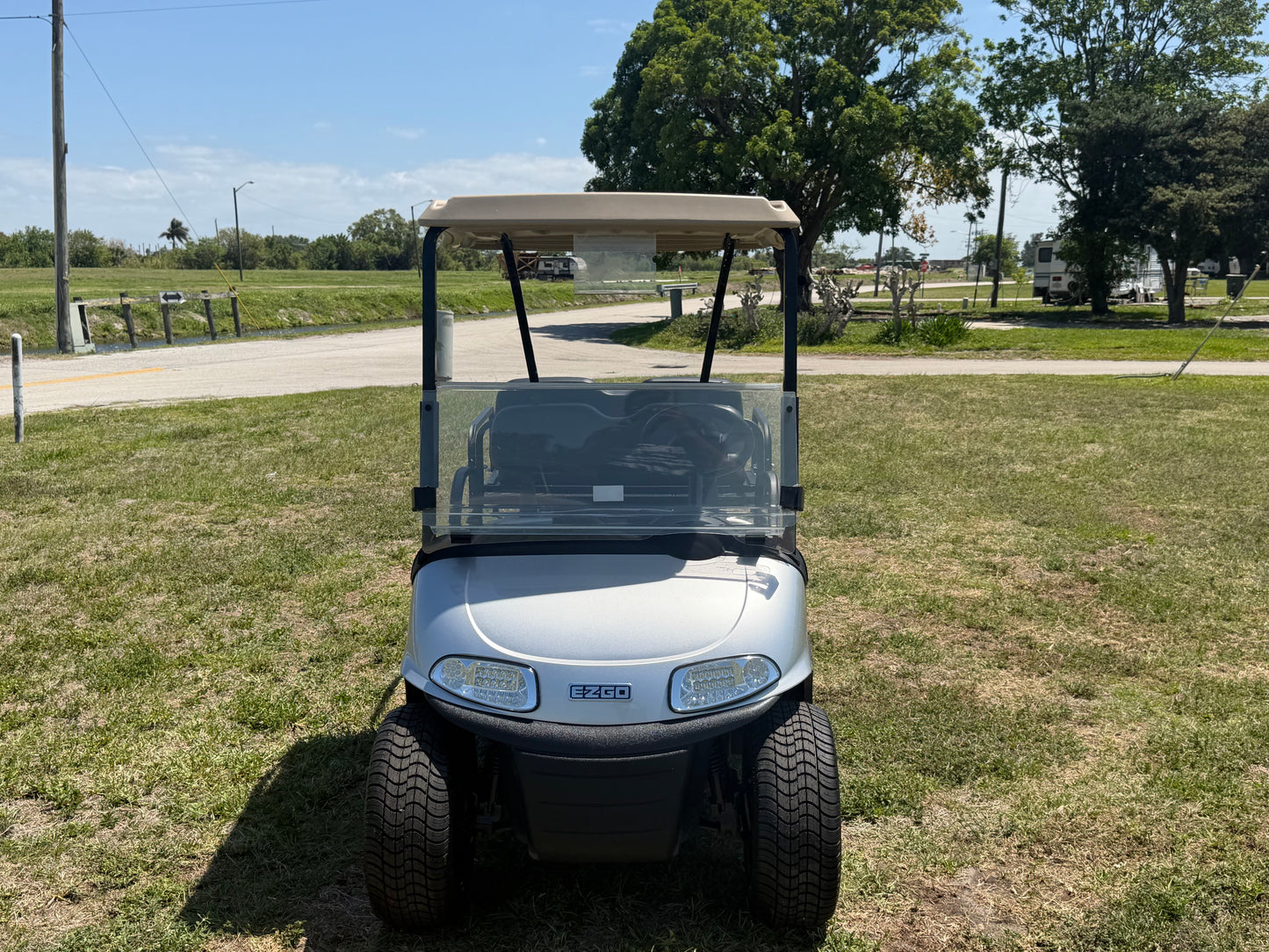 2020 EZGO RXV ELITE LITHIUM GOLF CART 4 PASSENGER