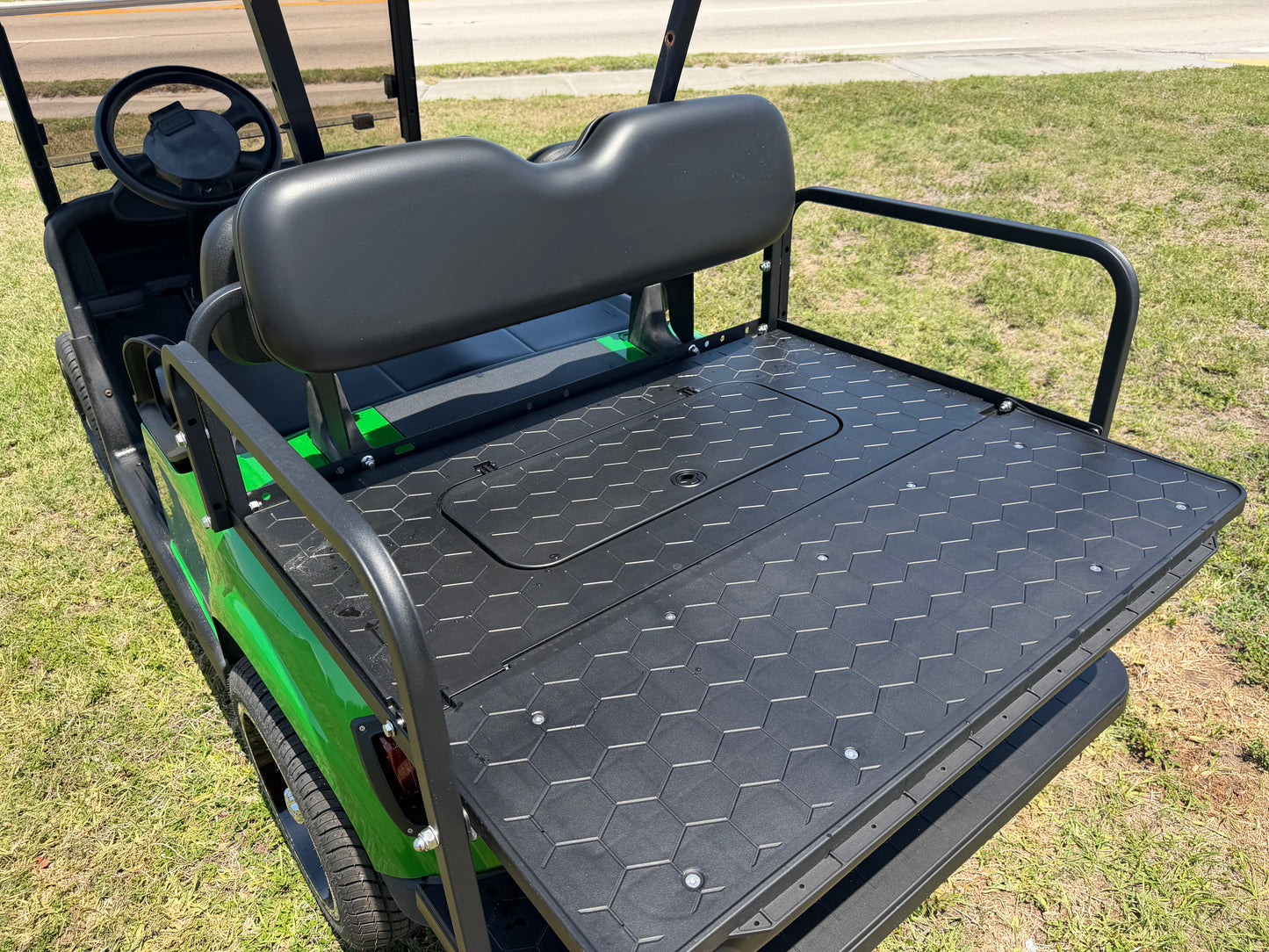 2020 EZGO RXV ELITE LITHIUM GOLF CART 4 PASSENGER GREEN
