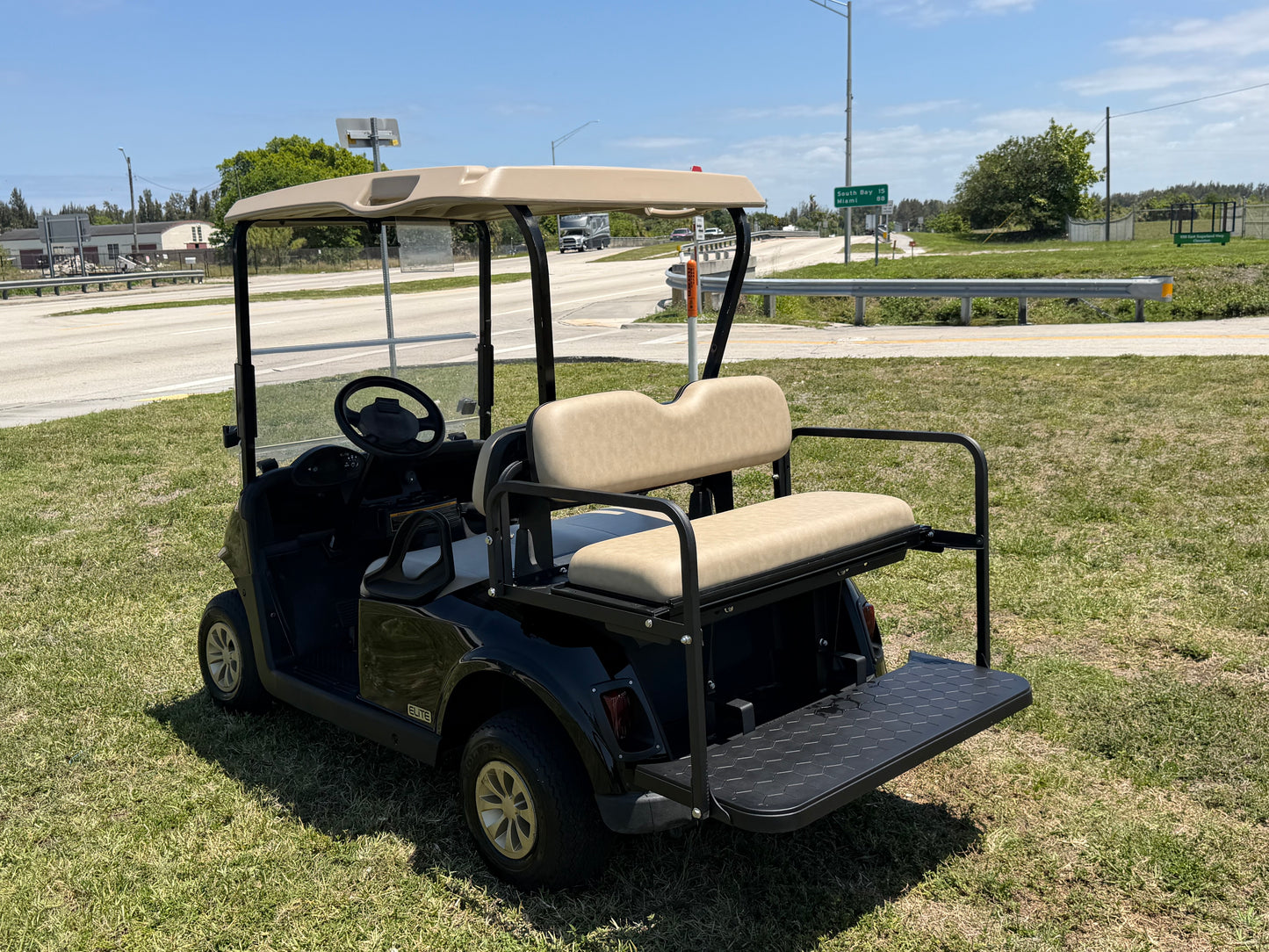 2020 EZGO RXV ELITE LITHIUM GOLF CART 4 PASSENGER BLACK
