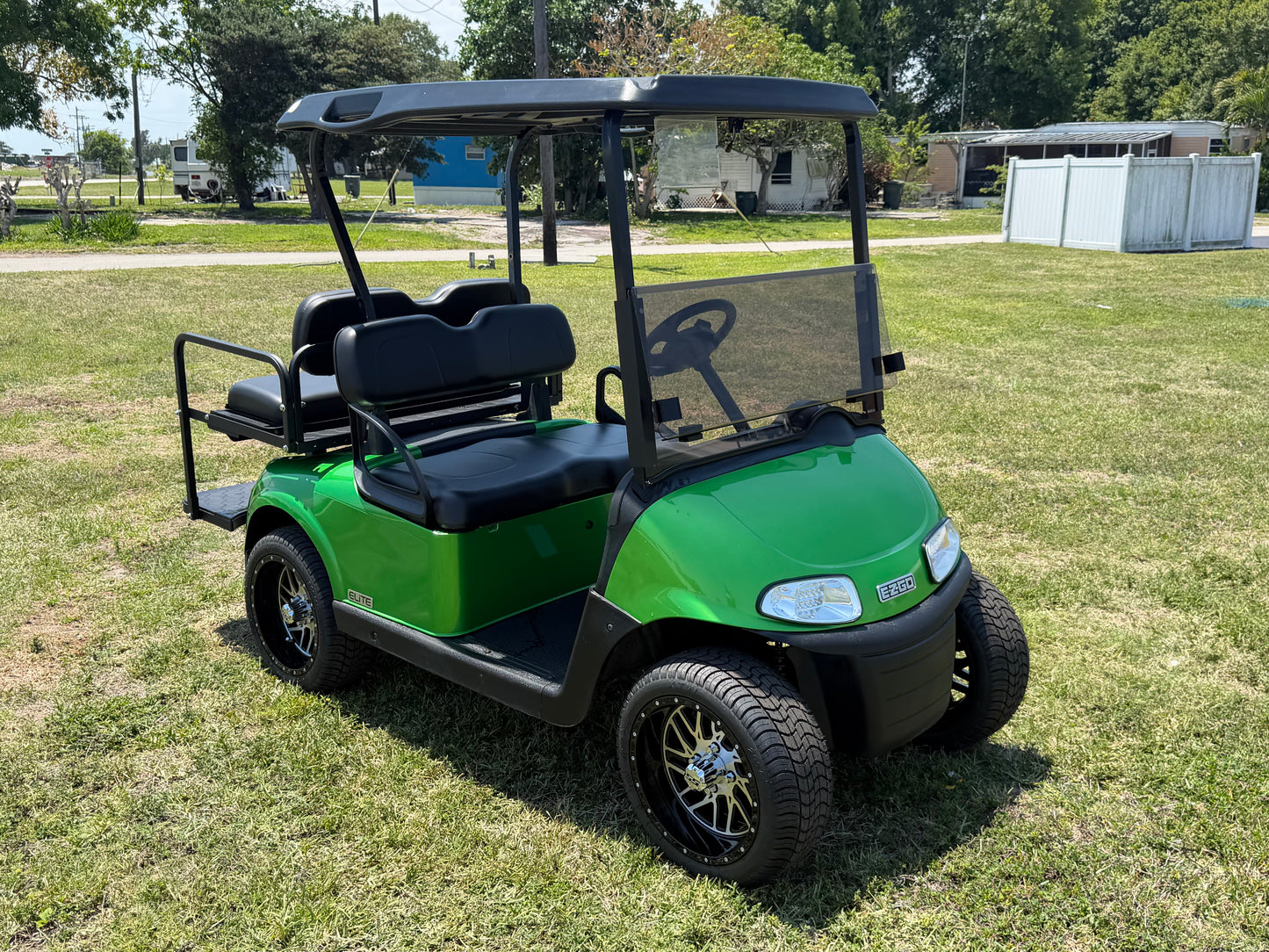 2020 EZGO RXV ELITE LITHIUM GOLF CART 4 PASSENGER GREEN