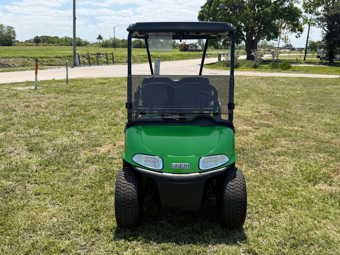2020 EZGO RXV ELITE LITHIUM GOLF CART 4 PASSENGER GREEN
