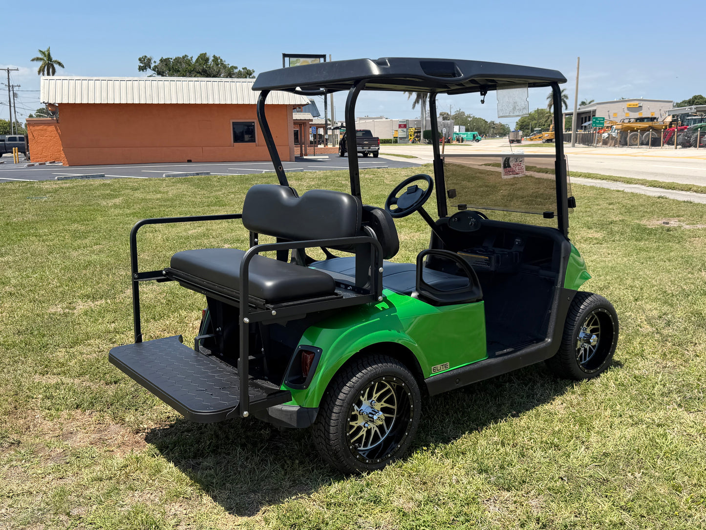 2020 EZGO RXV ELITE LITHIUM GOLF CART 4 PASSENGER GREEN