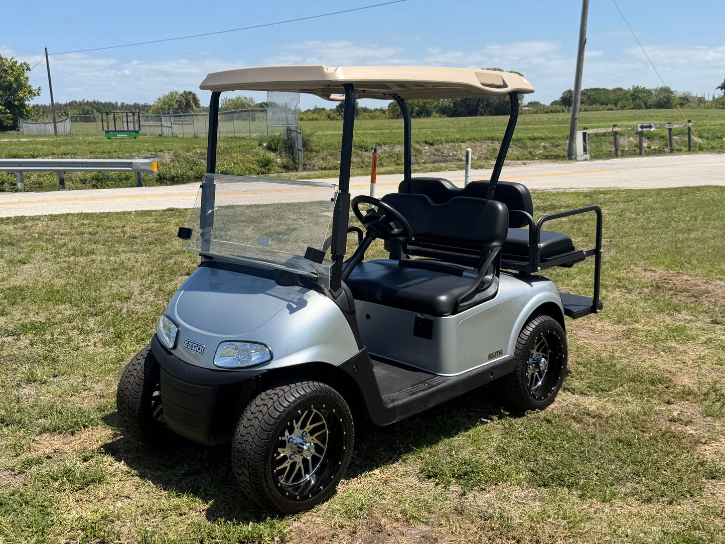 2020 EZGO RXV ELITE LITHIUM GOLF CART 4 PASSENGER