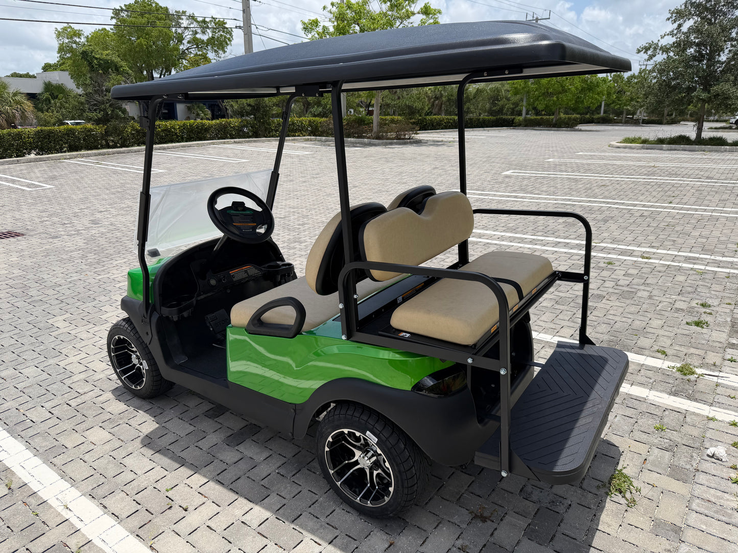 2020 CLUB CAR TEMPO LITHIUM REFURBISHED 4-PASSENGER GOLF CART - GREEN