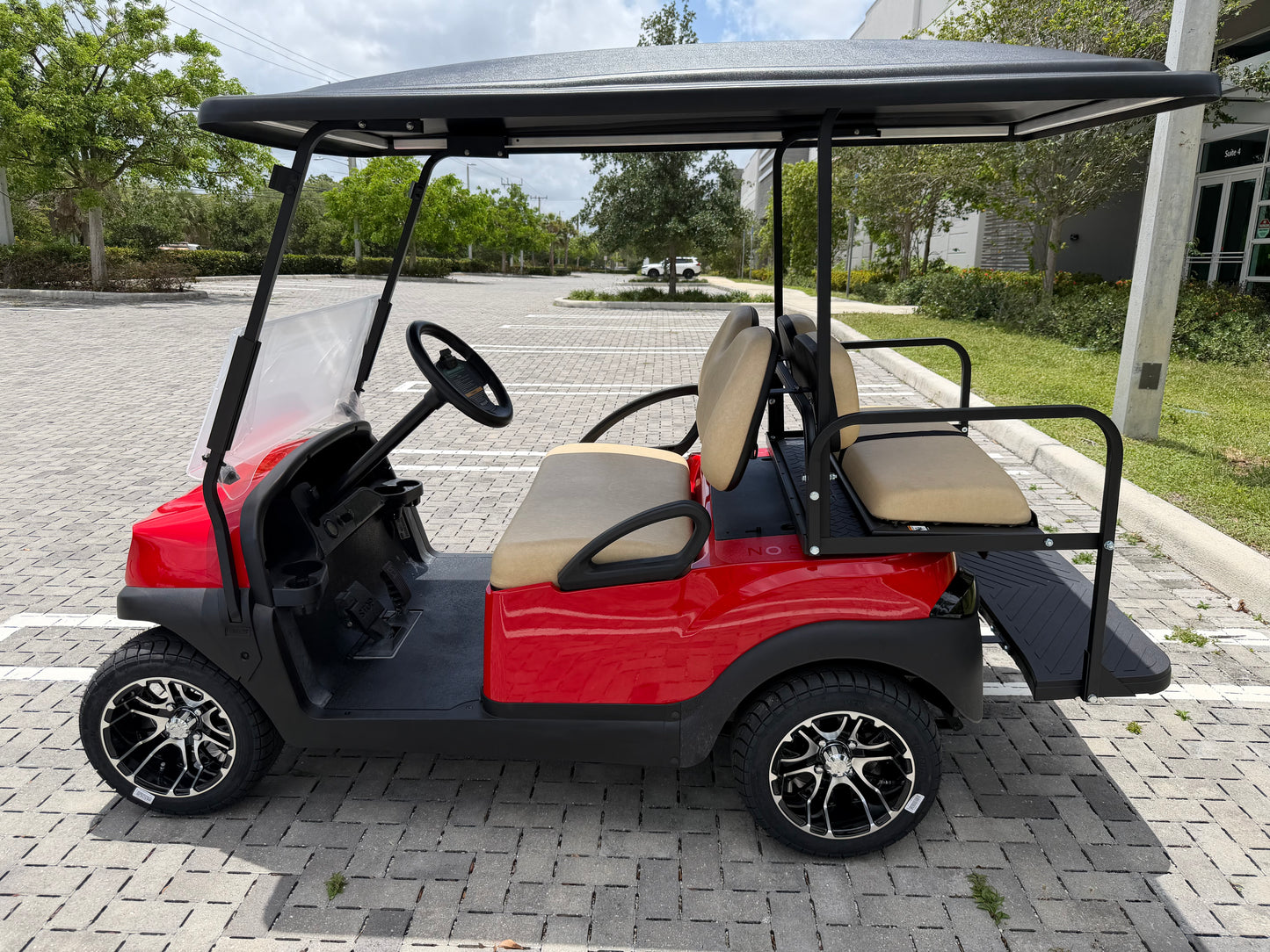 2020 CLUB CAR TEMPO LITHIUM REFURBISHED 4-PASSENGER GOLF CART - RED
