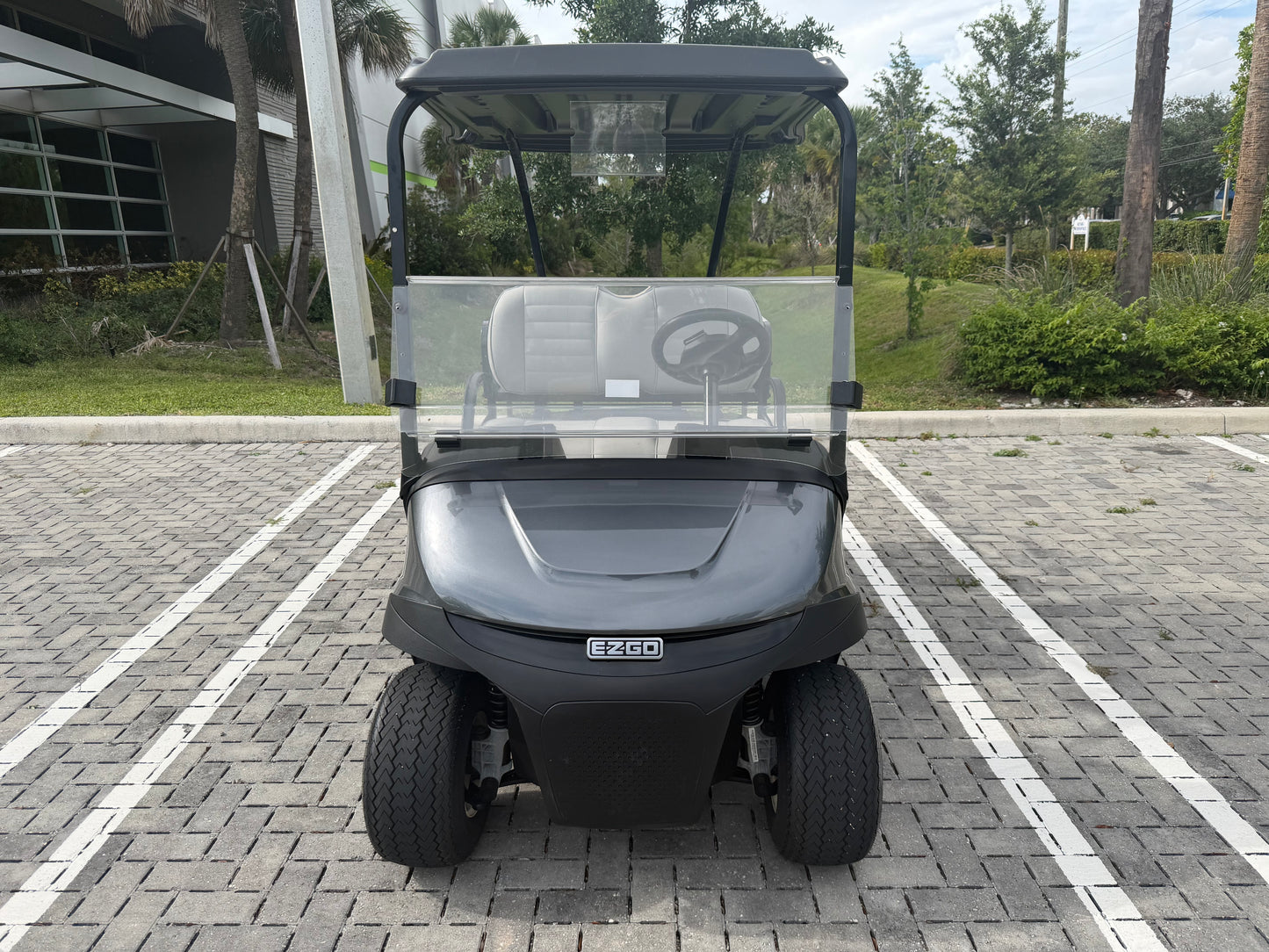 2024 EZGO RXV ELITE LITHIUM 4-PASSENGER GOLF CART - GREY