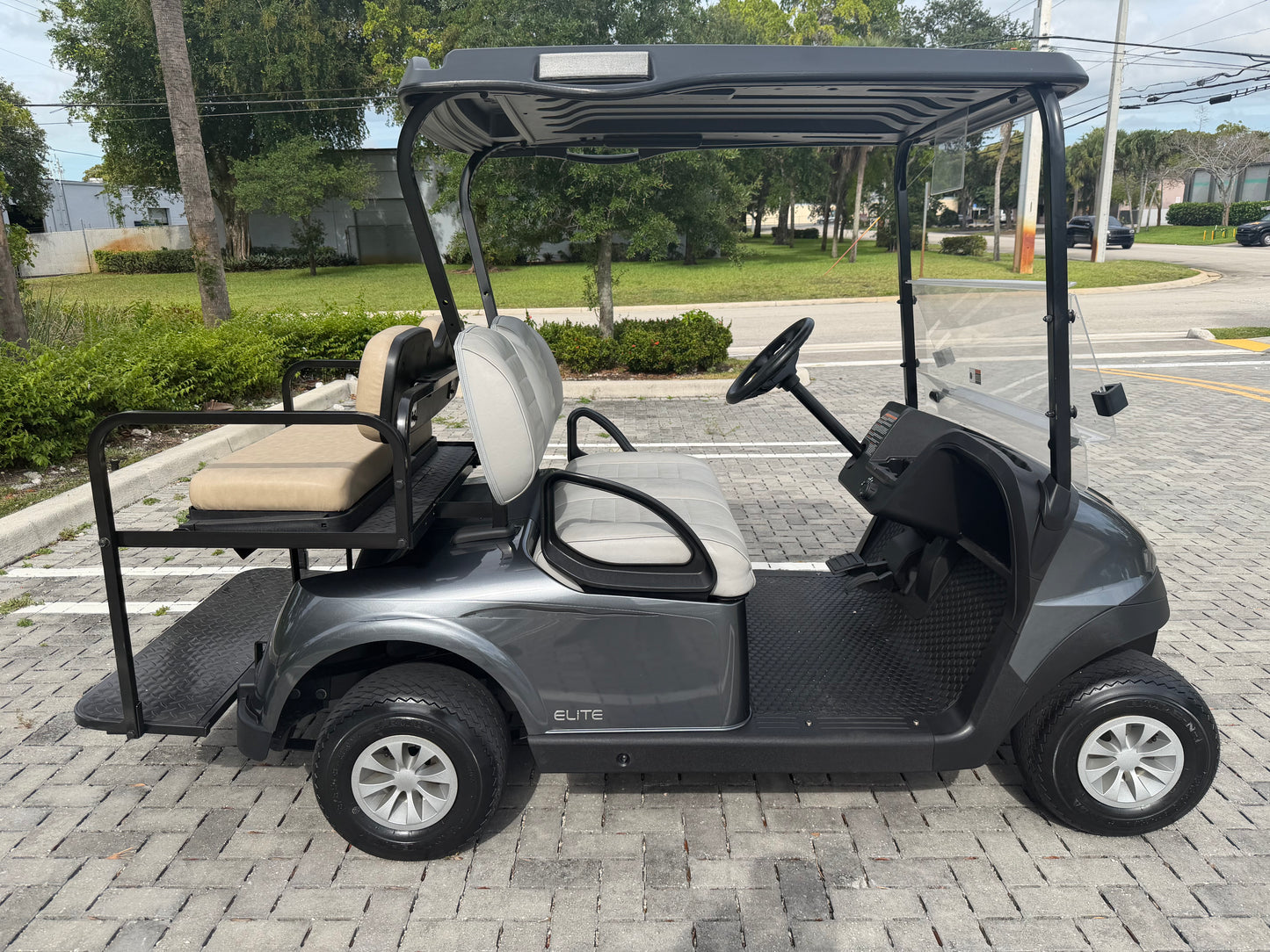 2024 EZGO RXV ELITE LITHIUM 4-PASSENGER GOLF CART - GREY