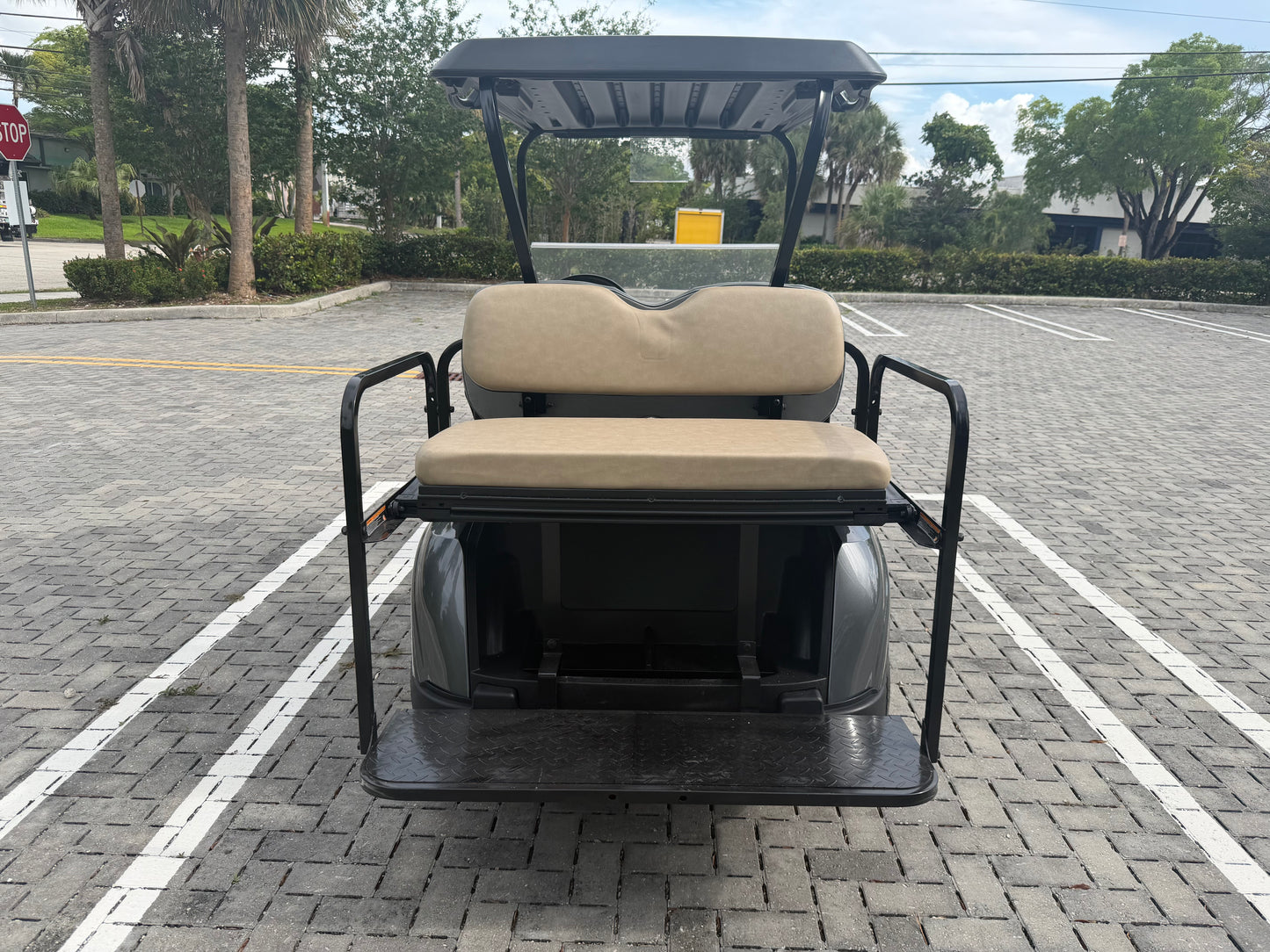 2024 EZGO RXV ELITE LITHIUM 4-PASSENGER GOLF CART - GREY