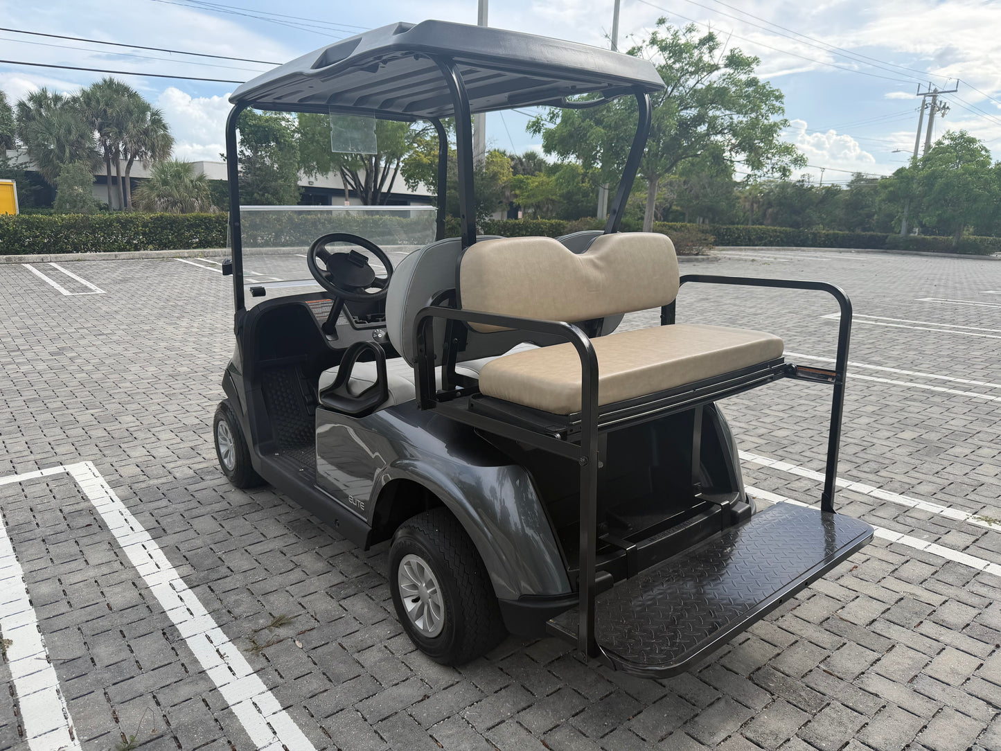 2024 EZGO RXV ELITE LITHIUM 4-PASSENGER GOLF CART - GREY