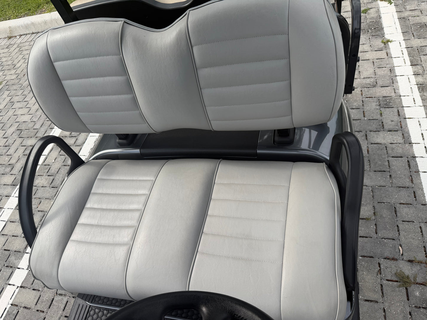 2024 EZGO RXV ELITE LITHIUM 4-PASSENGER GOLF CART - GREY