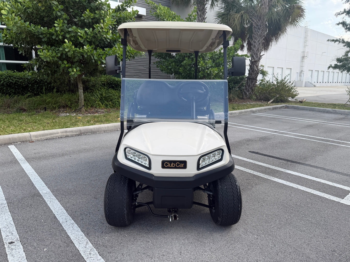 2020 CLUB CAR TEMPO LITHIUM 4-PASSENGER GOLF CART - WHITE