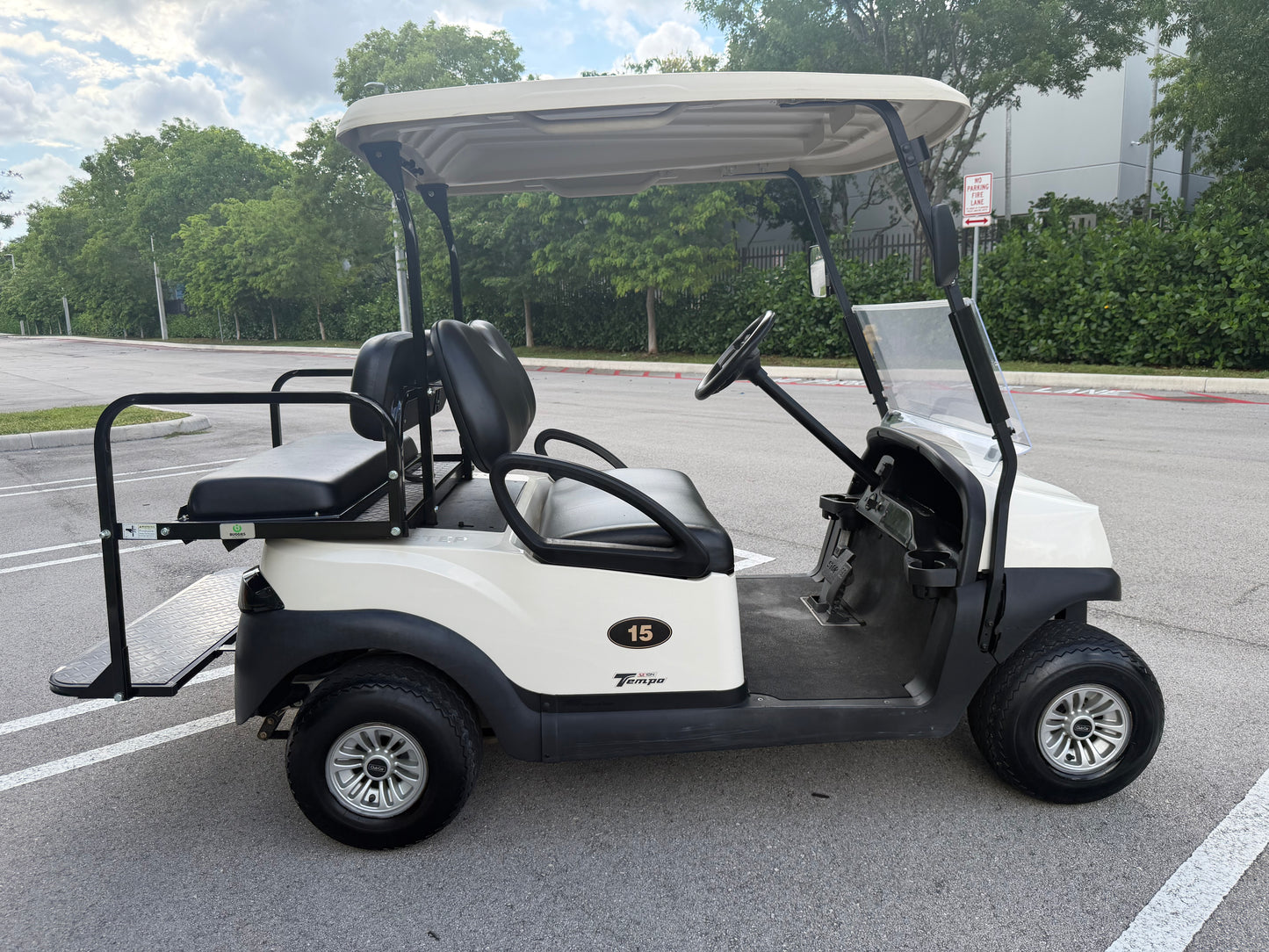 2020 CLUB CAR TEMPO LITHIUM 4-PASSENGER GOLF CART - WHITE
