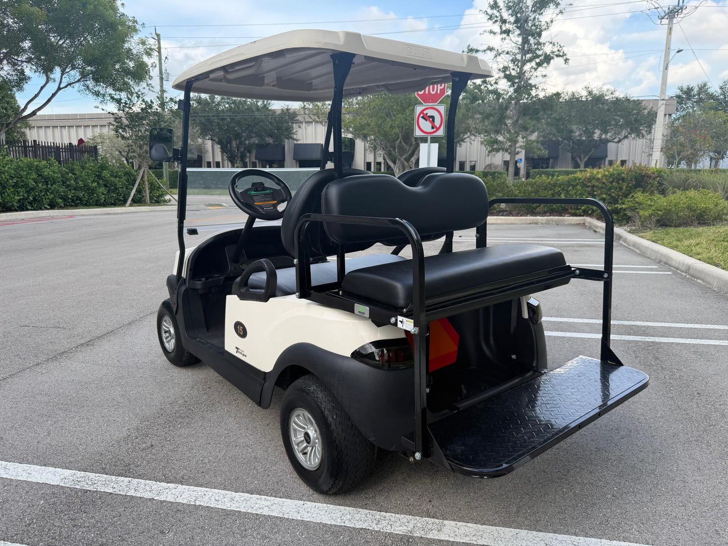 2020 CLUB CAR TEMPO LITHIUM 4-PASSENGER GOLF CART - WHITE