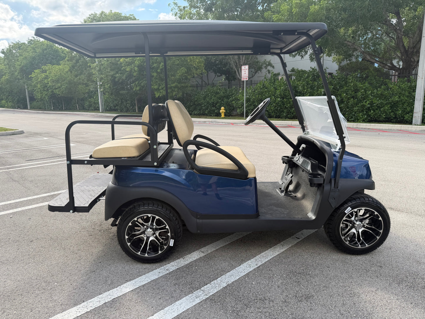 2020 CLUB CAR TEMPO LITHIUM REFURBISHED 4-PASSENGER GOLF CART - BLUE