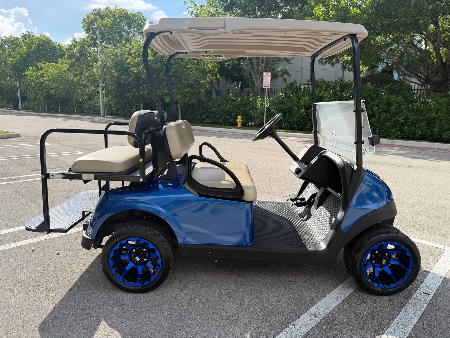 2024 EZGO RXV ELITE LITHIUM 4-PASSENGER GOLF CART - BLUE