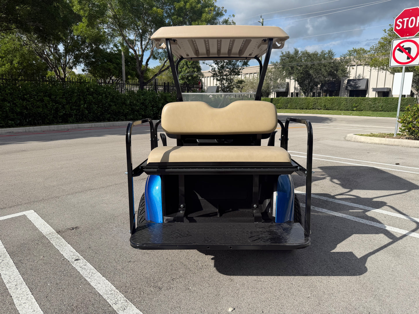 2024 EZGO RXV ELITE LITHIUM 4-PASSENGER GOLF CART - BLUE