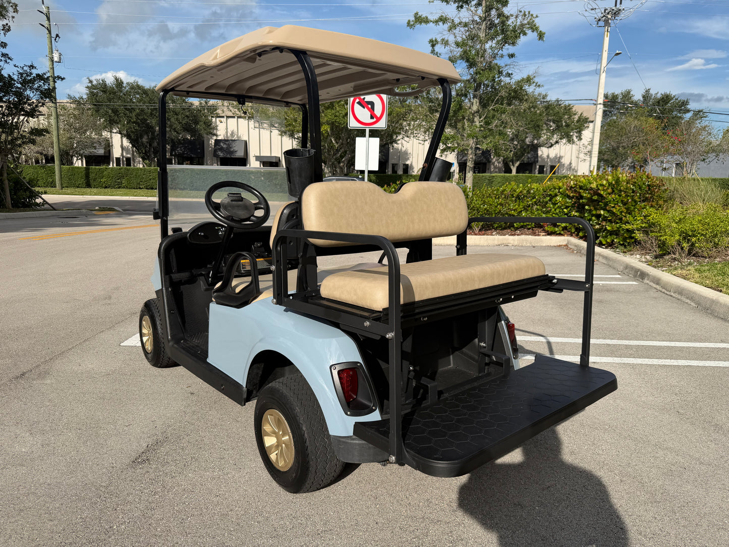 2020 EZGO RXV ELITE LITHIUM 4-PASSENGER GOLF CART - GLACIER FREEZE