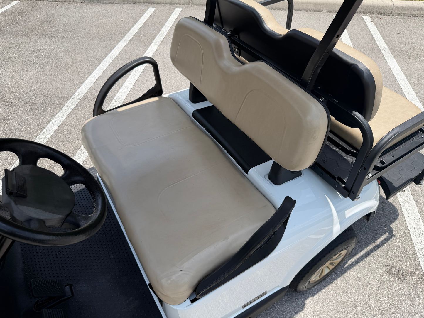 2020 EZGO RXV ELITE LITHIUM 4-PASSENGER GOLF CART - BRIGHT WHITE