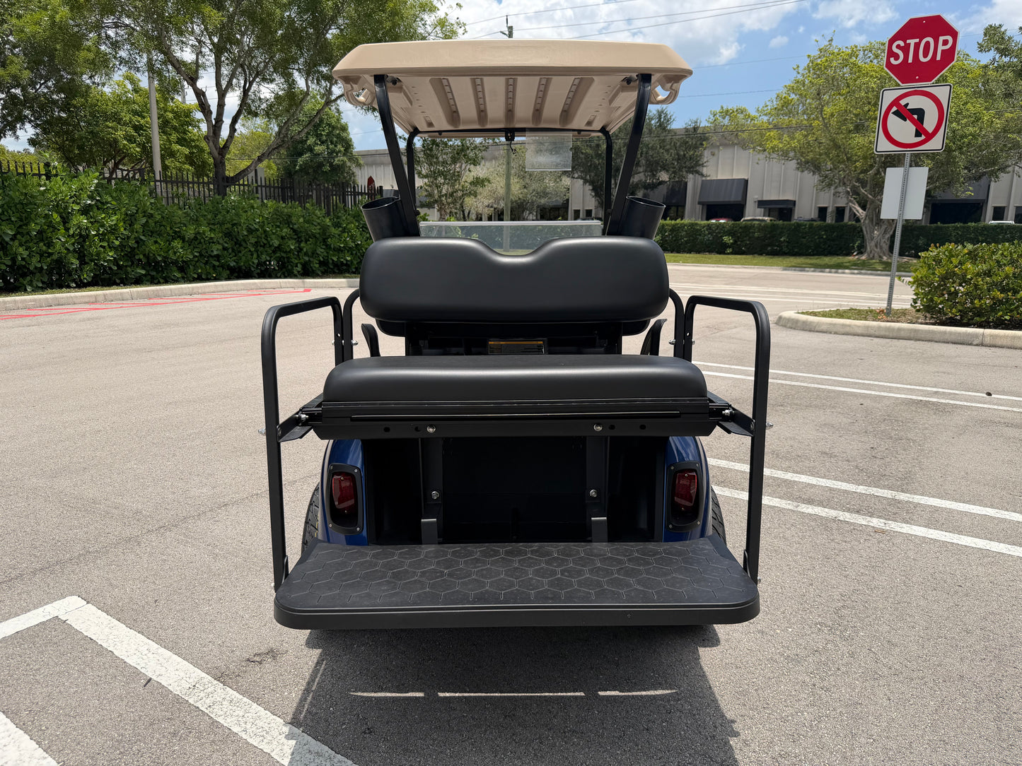 2020 EZGO RXV ELITE LITHIUM 4-PASSENGER GOLF CART - ELECTRIC BLUE